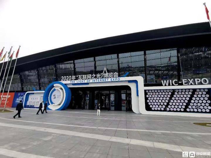 智能眼镜、数字工厂与互联网数据服务 三重协同下的产业变革